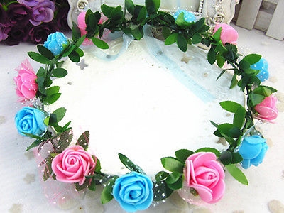 Blomsterkrans med roser, pink & blå